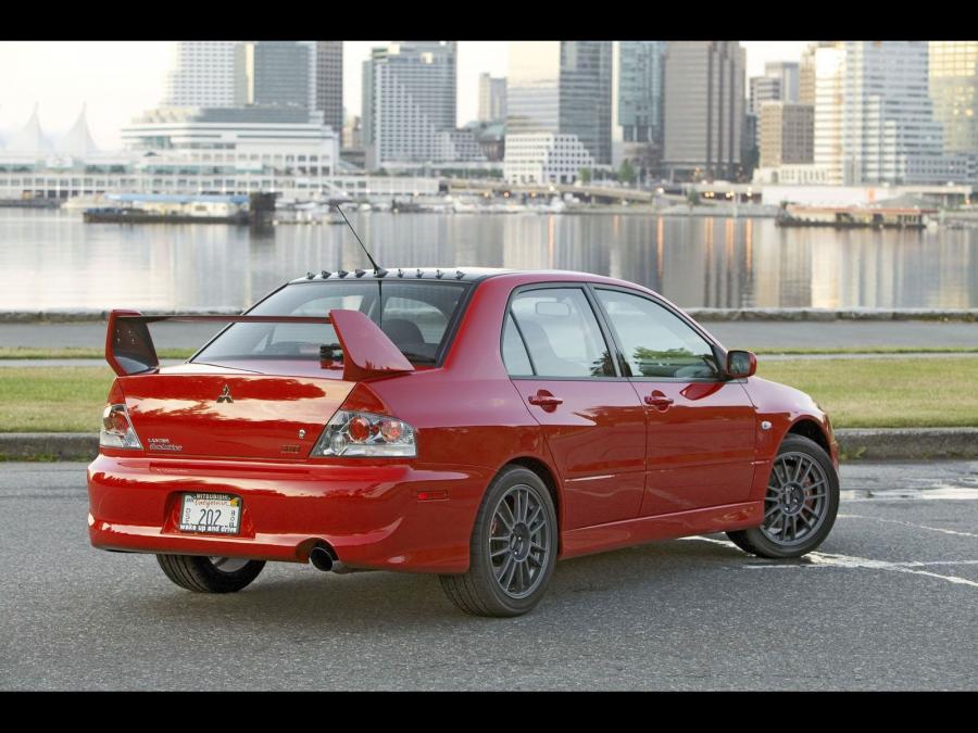  Mitsubishi Lancer Evolution MR 2004 года  (фото 16 из 17)